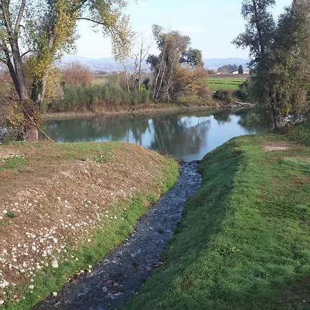 Sulla Ciclabile Lungo Il Fiume Adige *