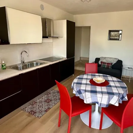 Sulla Ciclabile Lungo Il Fiume Adige Apartment