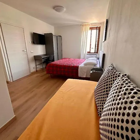 Sulla Ciclabile Lungo Il Fiume Adige Apartment